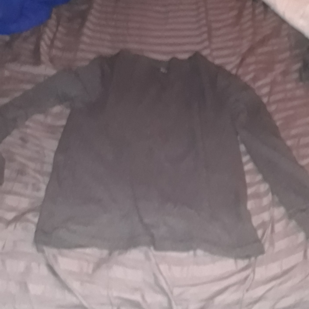 Grey long sleeve tee